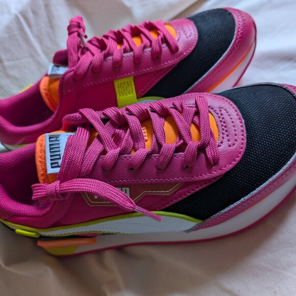 Puma City Lights Sneakers - Picture 9 of 10